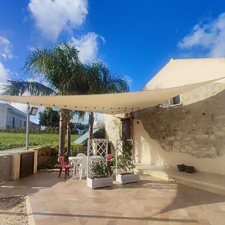 Casale Sammartano Apartments Ummari Luaran gambar