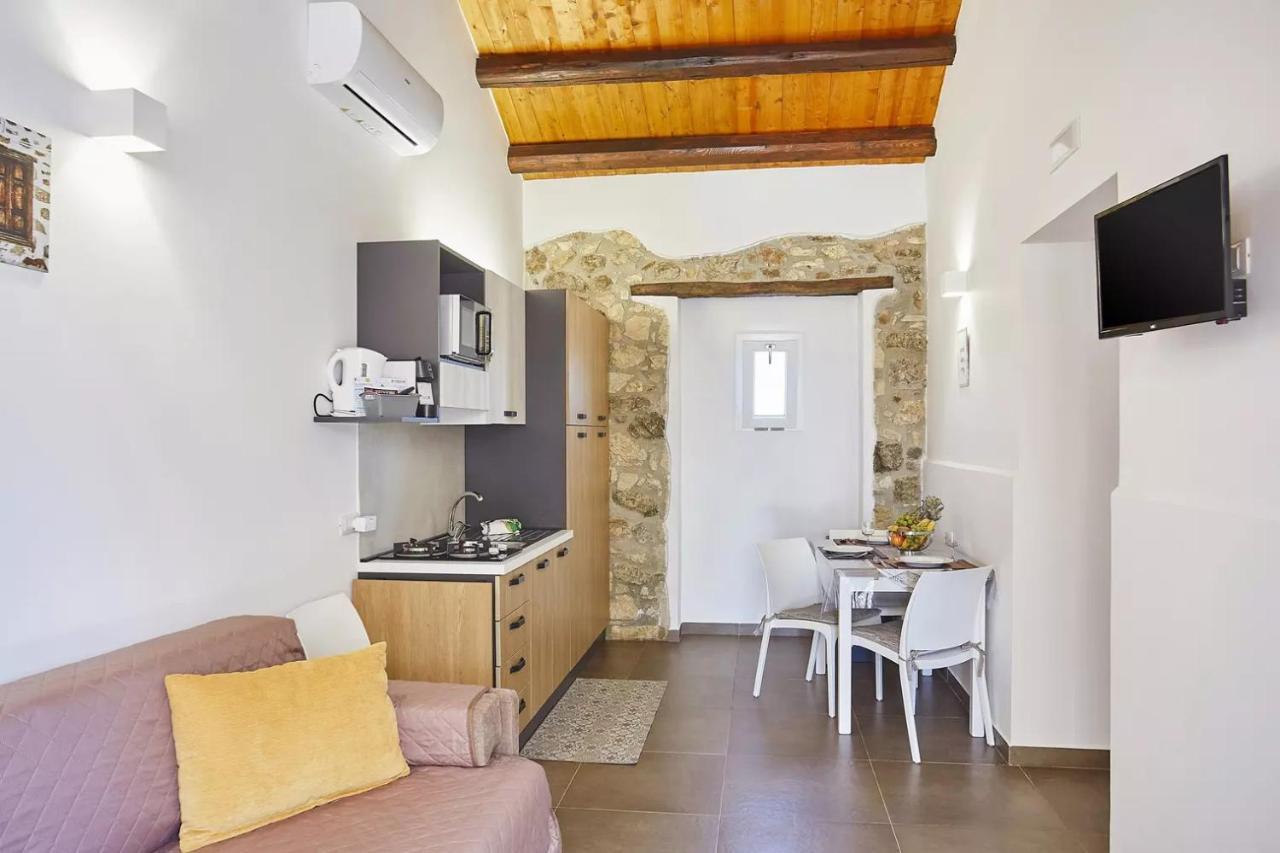 Casale Sammartano Apartments Ummari Luaran gambar