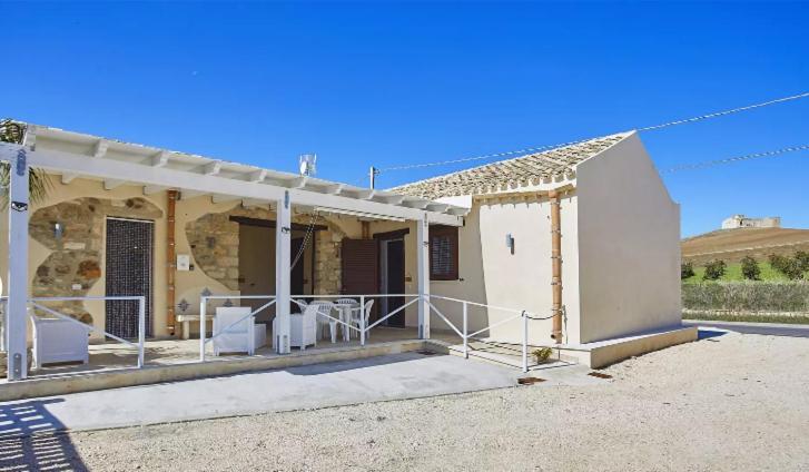 Casale Sammartano Apartments Ummari Luaran gambar