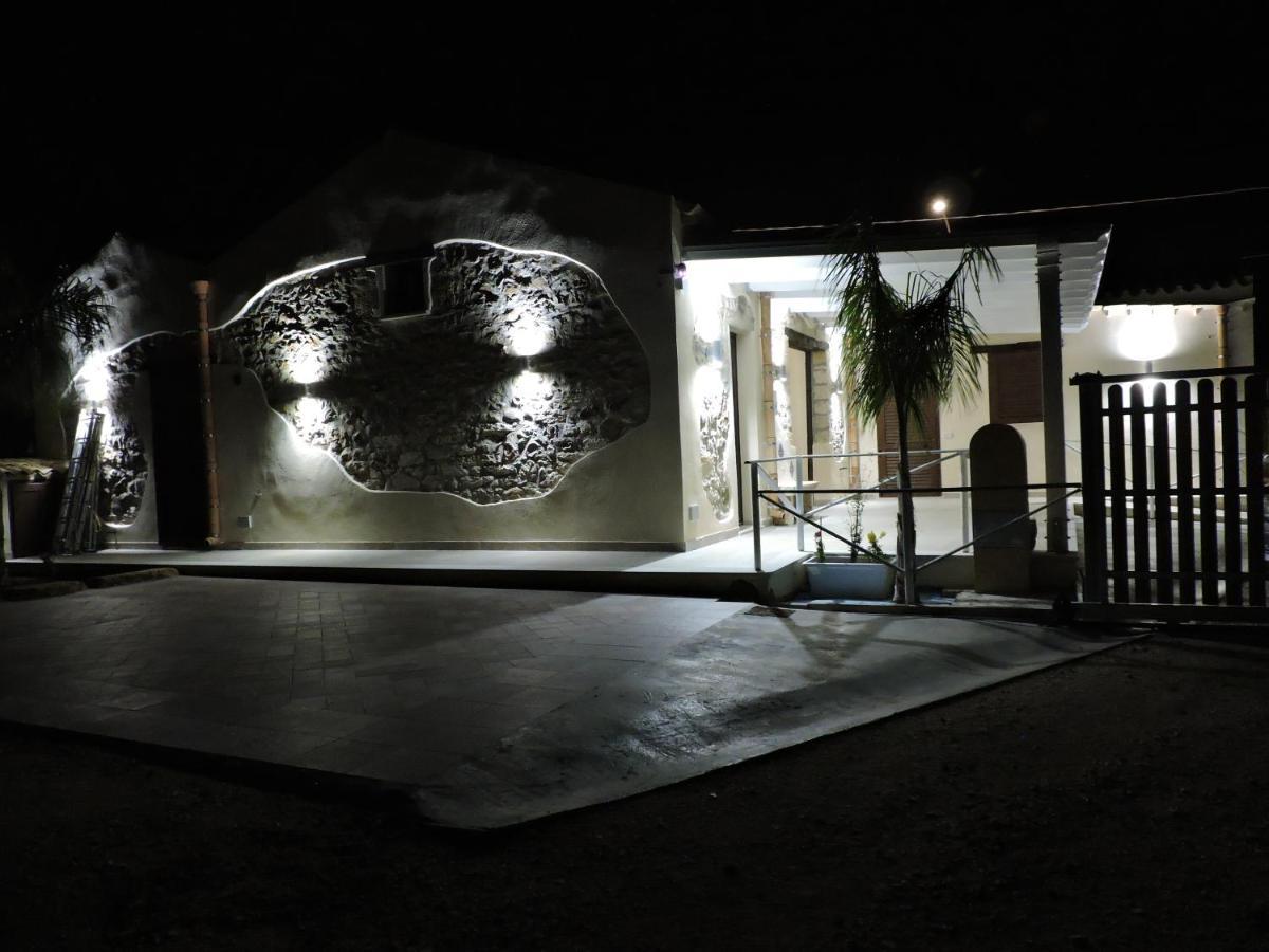 Casale Sammartano Apartments Ummari Luaran gambar